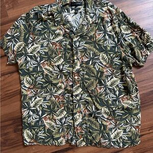 Banana Republic Men's Green Leaf & Tiger Print Shirt